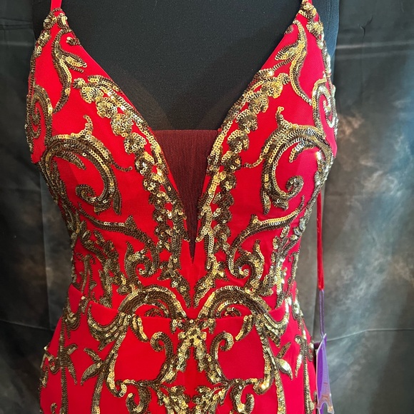 Abby Paris NWT Red and Gold Mini Formal Dress   Size 4 - Picture 2 of 8